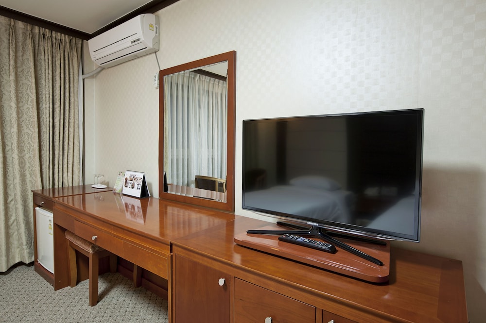 the cheil hotel onyang