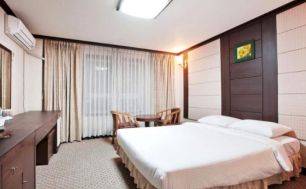 the cheil hotel onyang