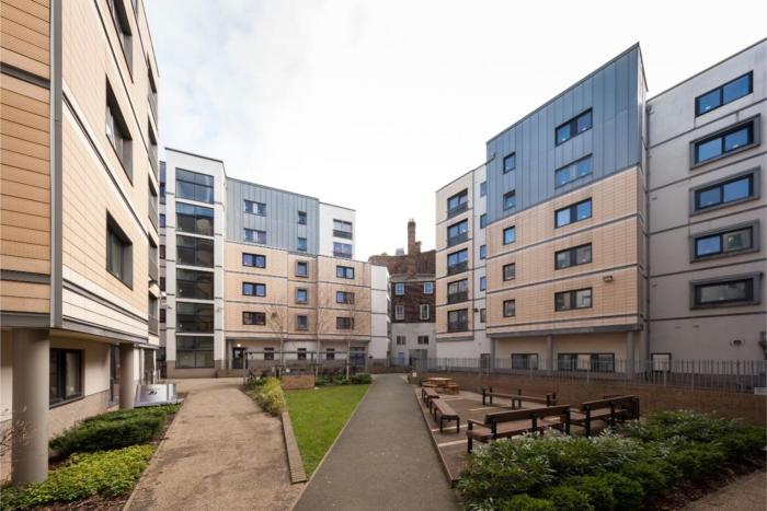 albert court
