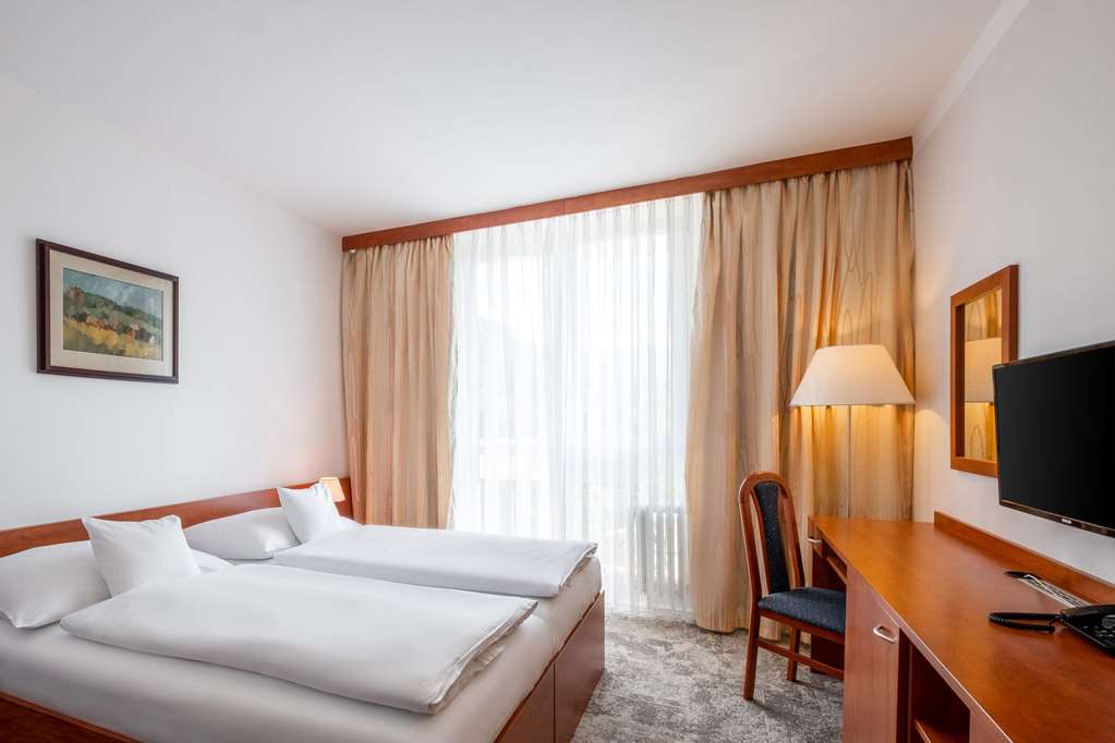 pinia hotel and resort