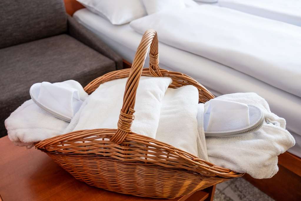 pinia hotel and resort