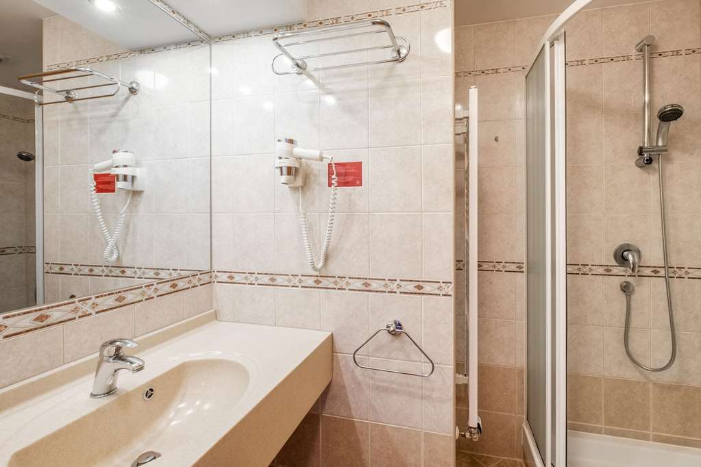 pinia hotel and resort