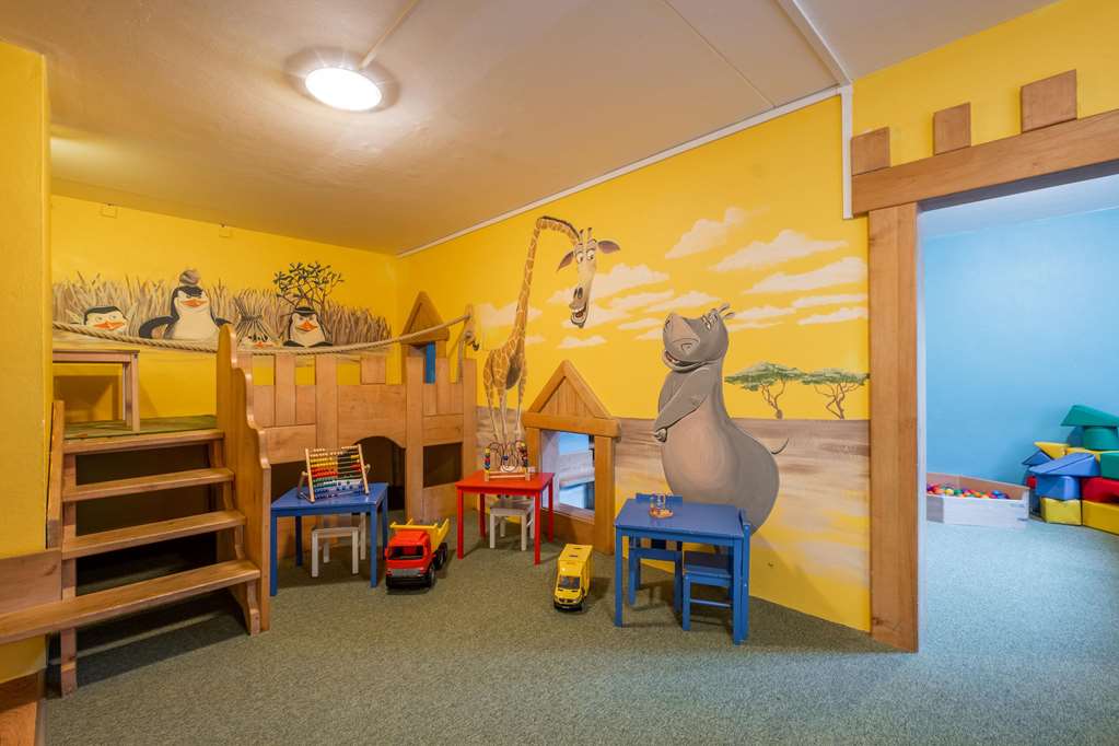 pinia hotel and resort