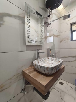 The Tribhuvan Residency,Ayodhya,2 star