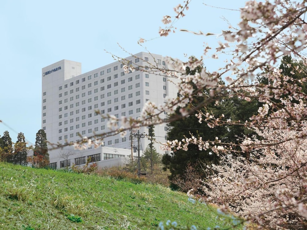 mercure toyama tonami resort and spa