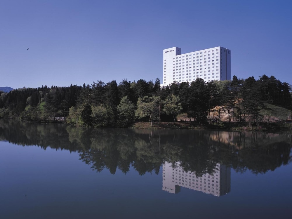 mercure toyama tonami resort and spa