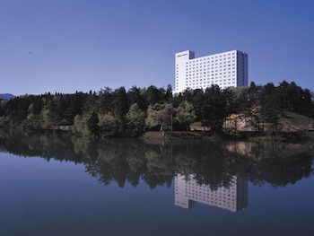 mercure toyama tonami resort and spa