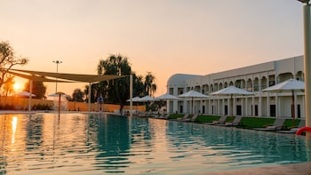 western hotel liwa