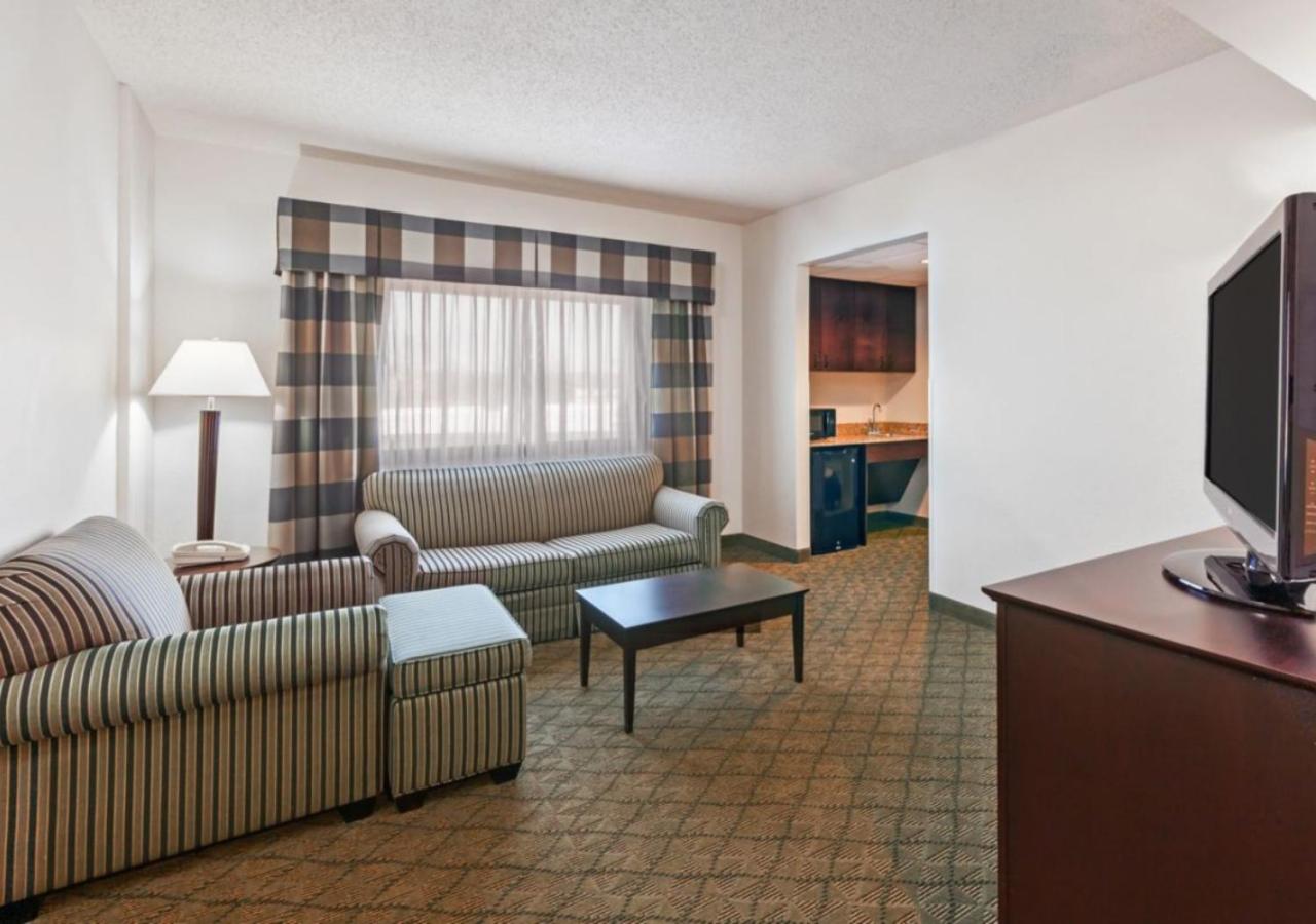 holiday inn springdale fayetteville area by ihg