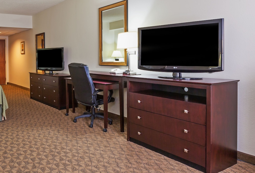 holiday inn springdale fayetteville area by ihg