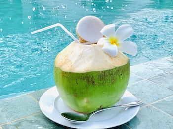 khanom golden beach hotel