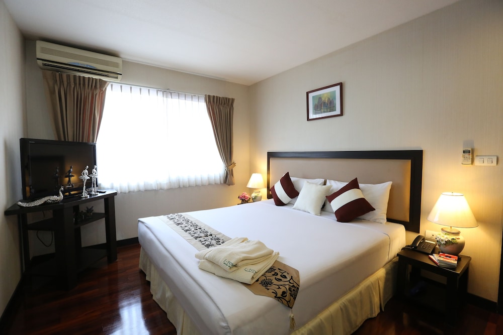 j town serviced apartments
