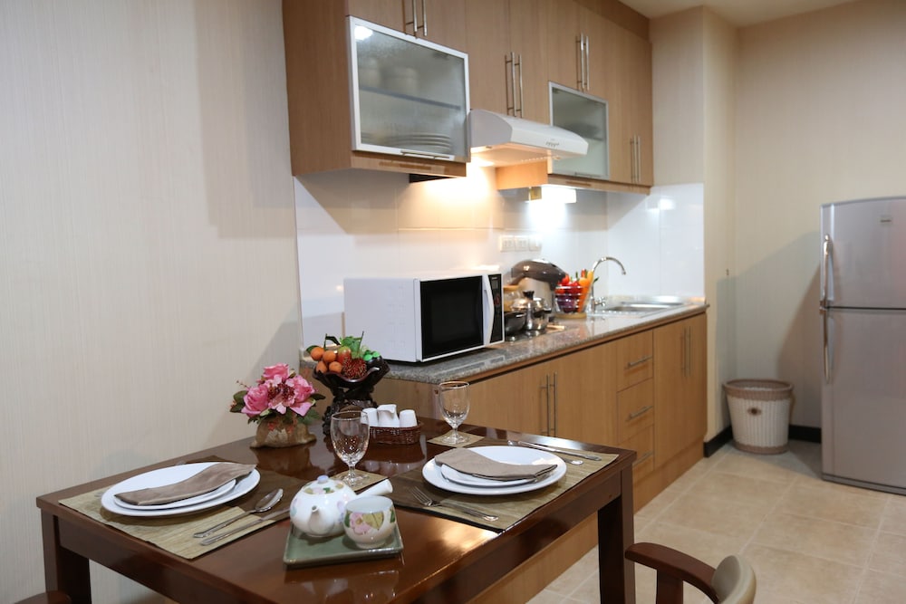 j town serviced apartments