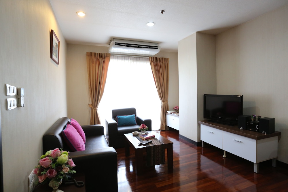 j town serviced apartments