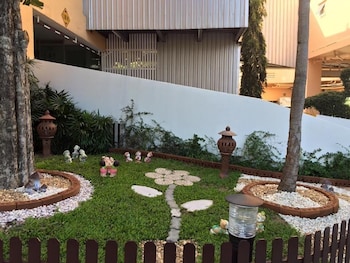 J - Town Serviced Apartments,Near Robinson Sriracha,3 star