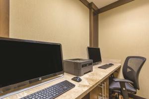 la quinta inn by wyndham austin north