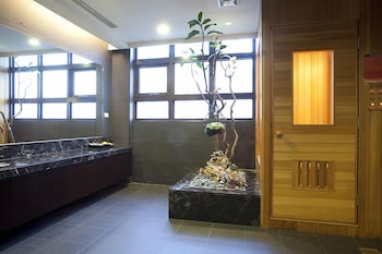 justwin grand hotel