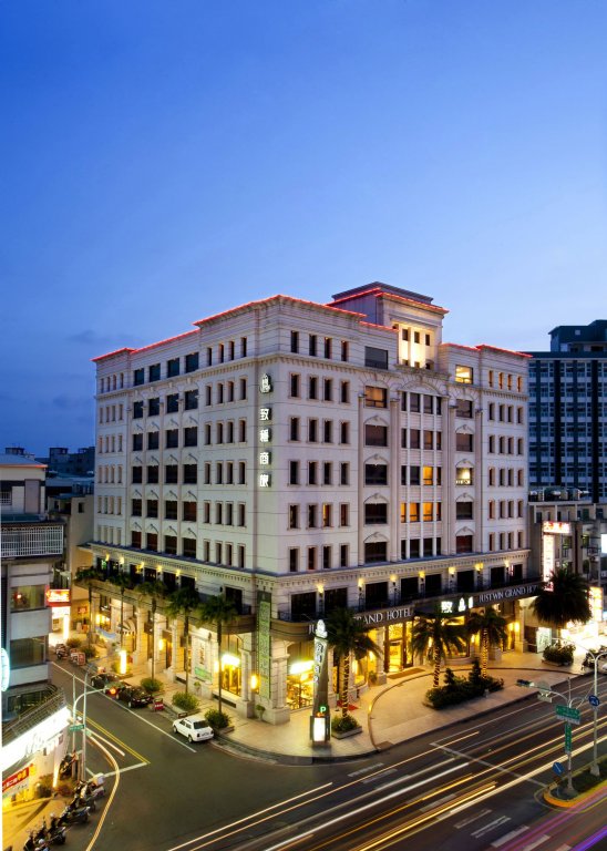 justwin grand hotel
