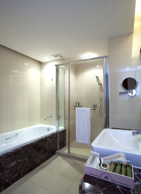 justwin grand hotel