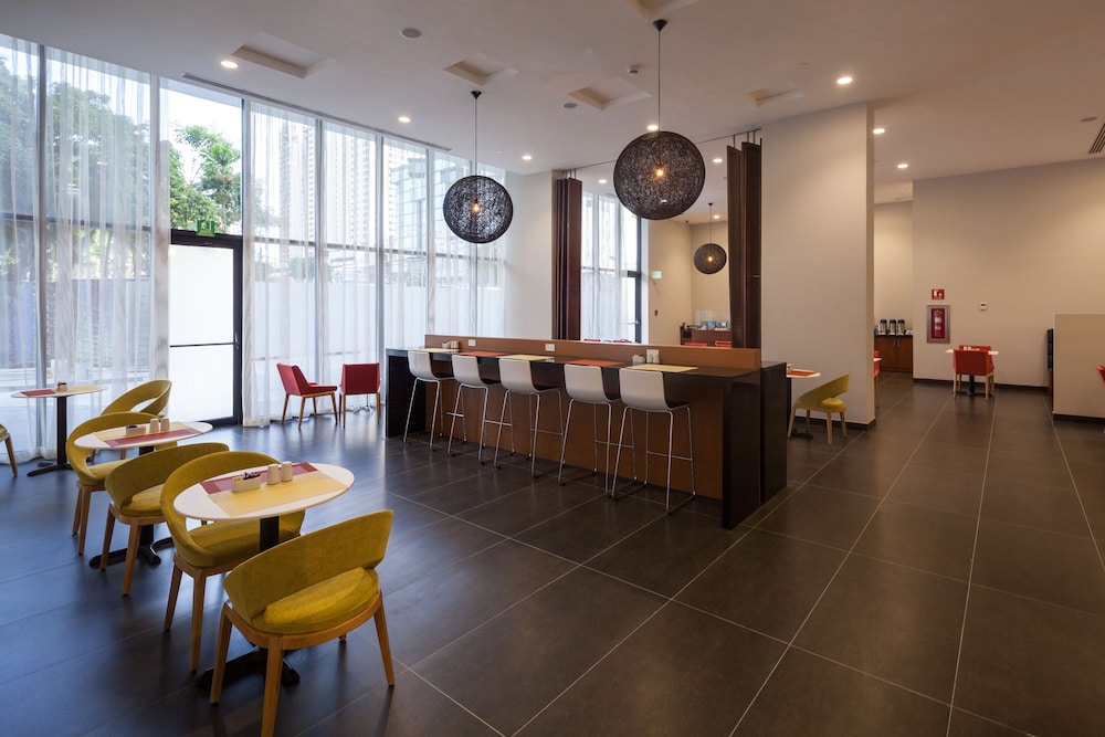 holiday inn panama distrito financiero by ihg