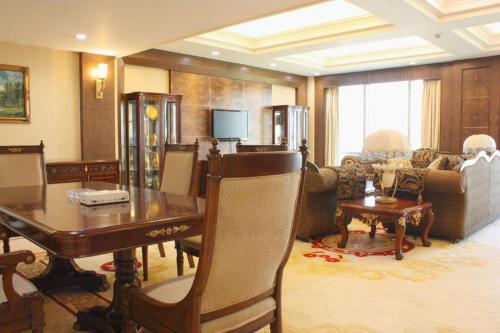 gladden hotel shilong