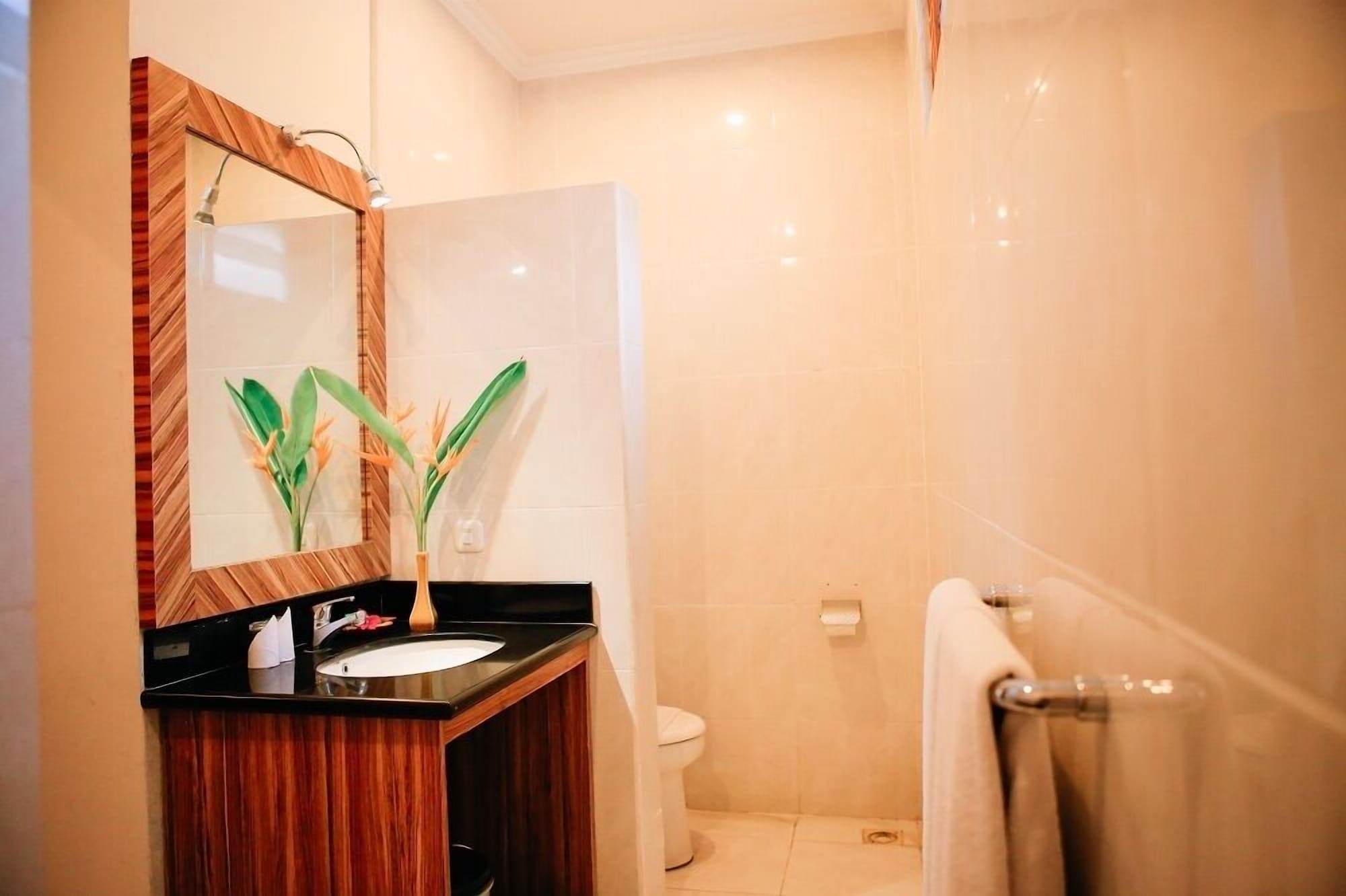 mirah hotel