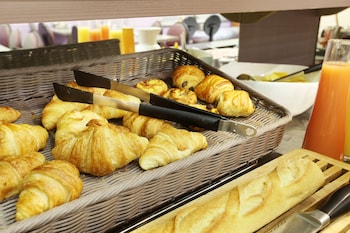 hotel apolonia paris mouffetard sure hotel collection by bw