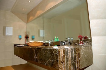 the park hotel formerly al jawhara gardens