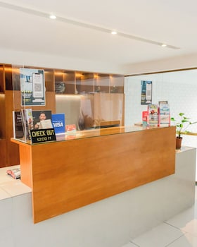 daniels apart hotel
