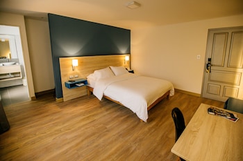 daniels apart hotel