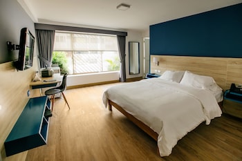 daniels apart hotel