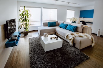daniels apart hotel