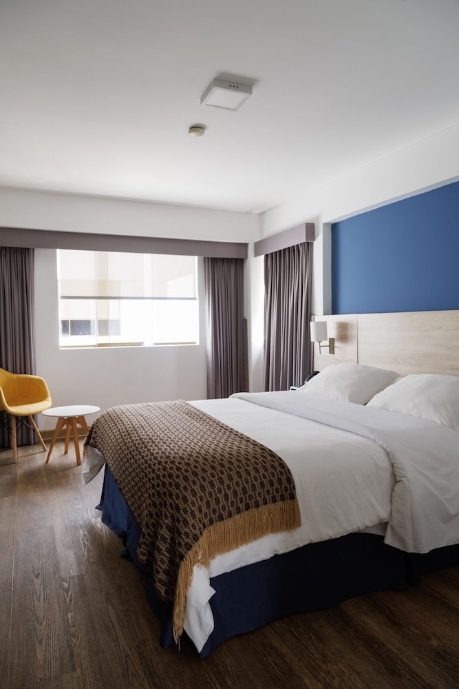 daniels apart hotel
