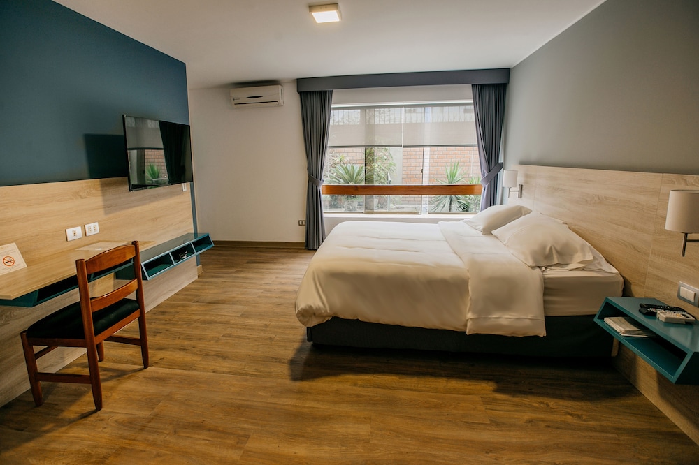 daniels apart hotel