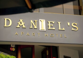 daniels apart hotel