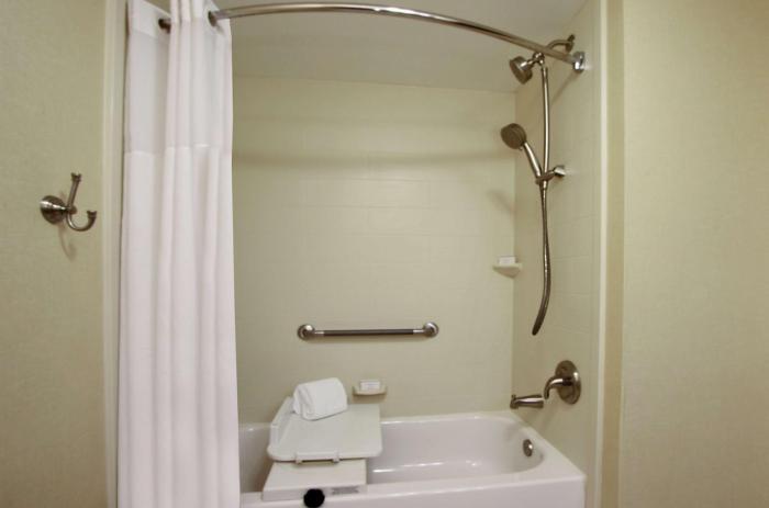 hampton inn ashtabula