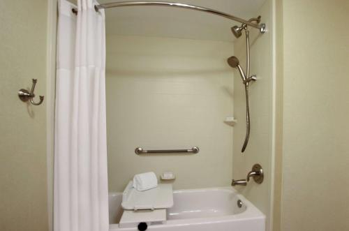 hampton inn ashtabula