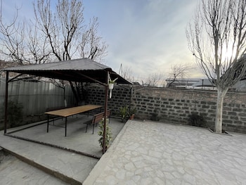 noragyugh guesthouse