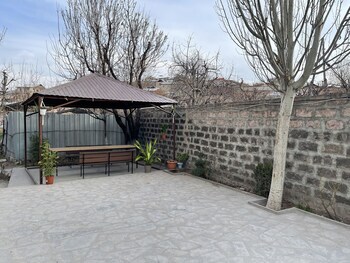 noragyugh guesthouse