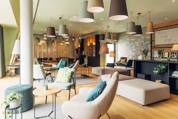 harrys home hotel and apartments