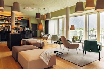 harrys home hotel and apartments
