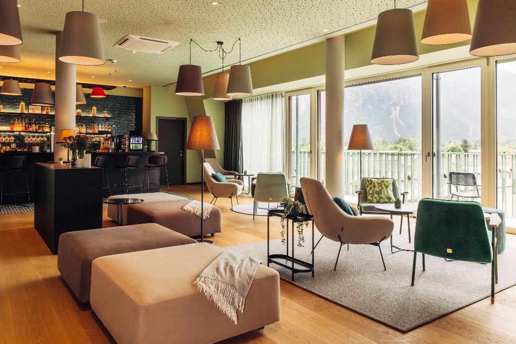 harrys home hotel and apartments