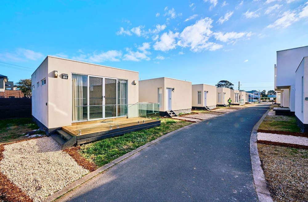 peninsula beachside accommodation