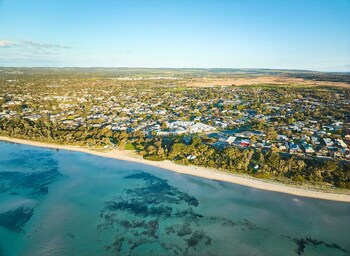 peninsula beachside accommodation