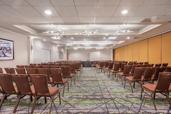 holiday inn and suites parsippany fairfield by ihg