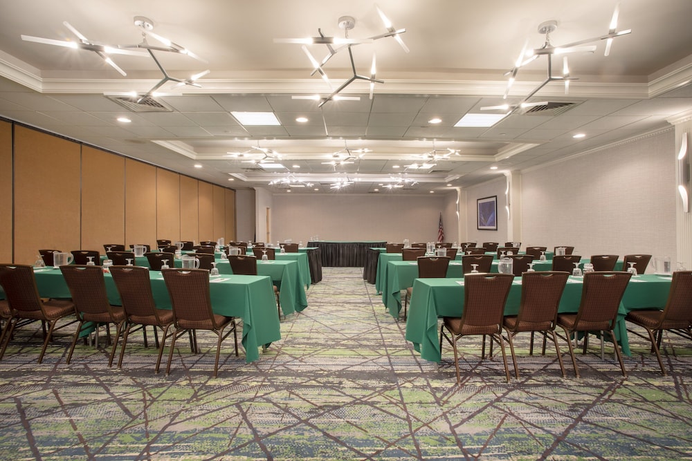 holiday inn and suites parsippany fairfield by ihg
