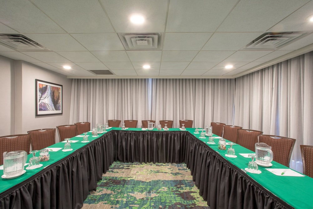 holiday inn and suites parsippany fairfield by ihg