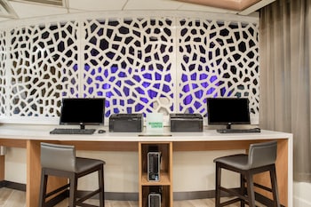 holiday inn and suites parsippany fairfield by ihg