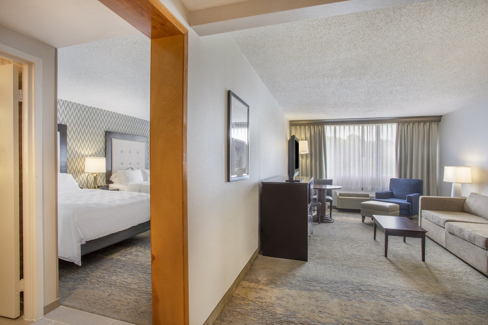 holiday inn and suites parsippany fairfield by ihg
