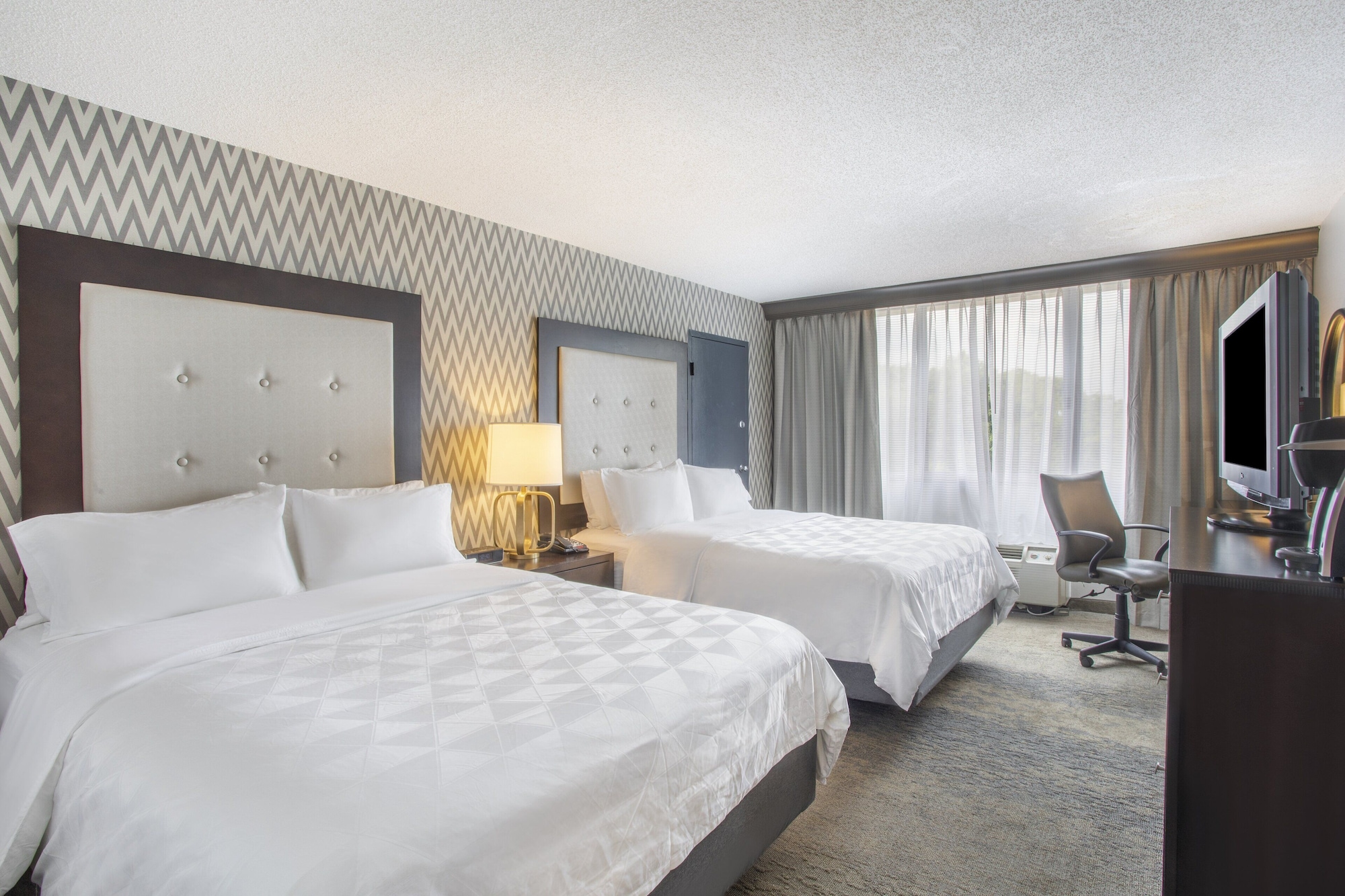 holiday inn and suites parsippany fairfield by ihg